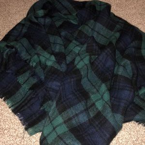 Green and Navy blanket scarf